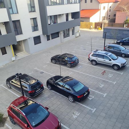 Deluxe 2 Bedroom Apartment With Balcony And Private Parking Bragadiru Exterior photo