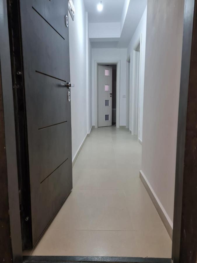 Deluxe 2 Bedroom Apartment With Balcony And Private Parking Bragadiru Exterior photo